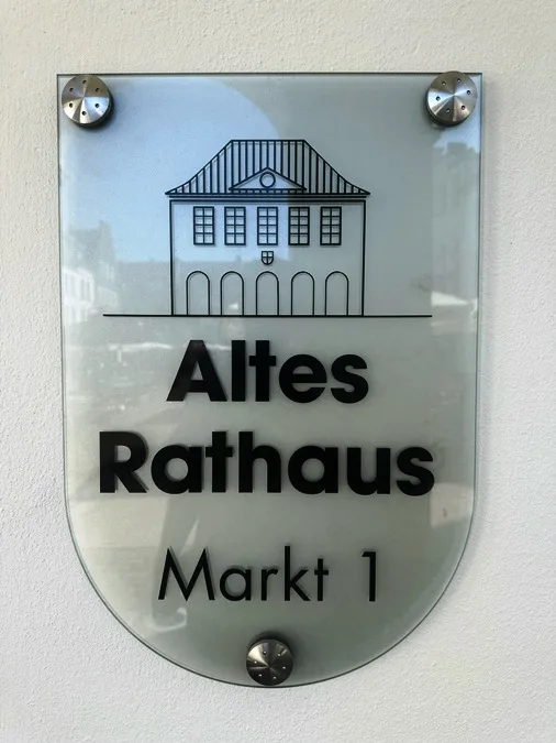 Altes Rathaus Dorsten: Historische Architektur mit Fachwerk und Ziegeldach, ein Wahrzeichen der Stadt im Zentrum von Dorsten.